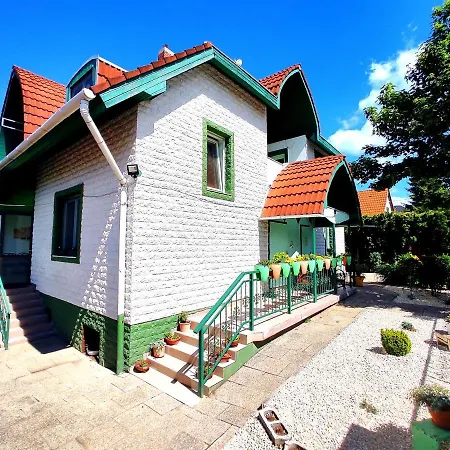 Dolce Villa Balaton Guest house