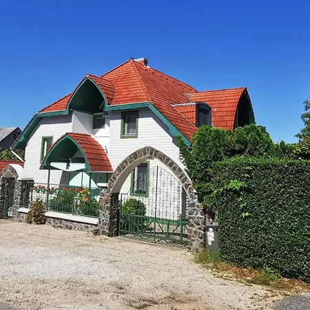 Dolce Villa Balaton Guest house Vonyarcvashegy