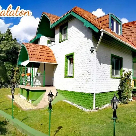 Dolce Villa Balaton Guest house *